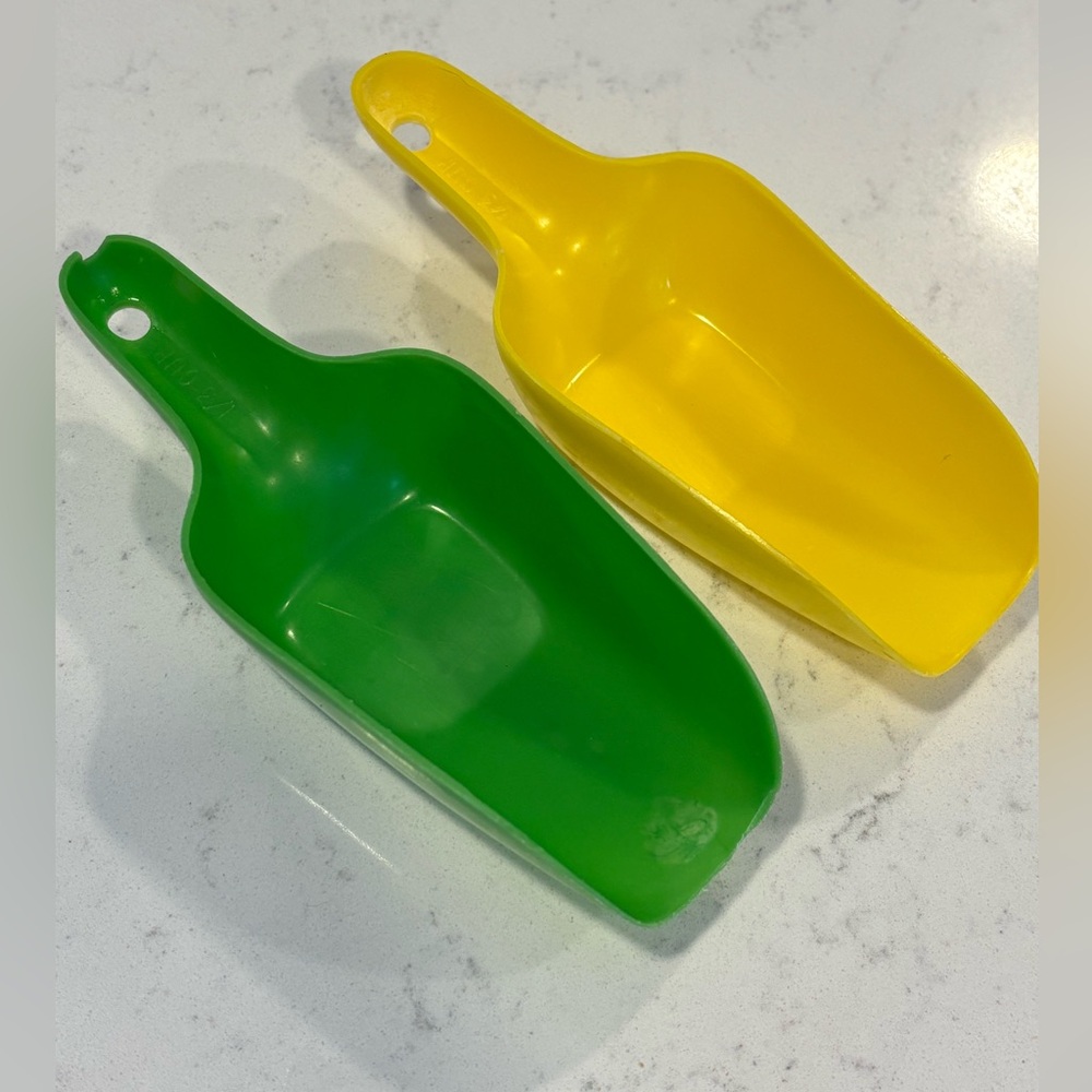 HUTZLER Plastic Measuring Cup 2 Pcs 1/3 Cup Size Vintage USA Made green yellow